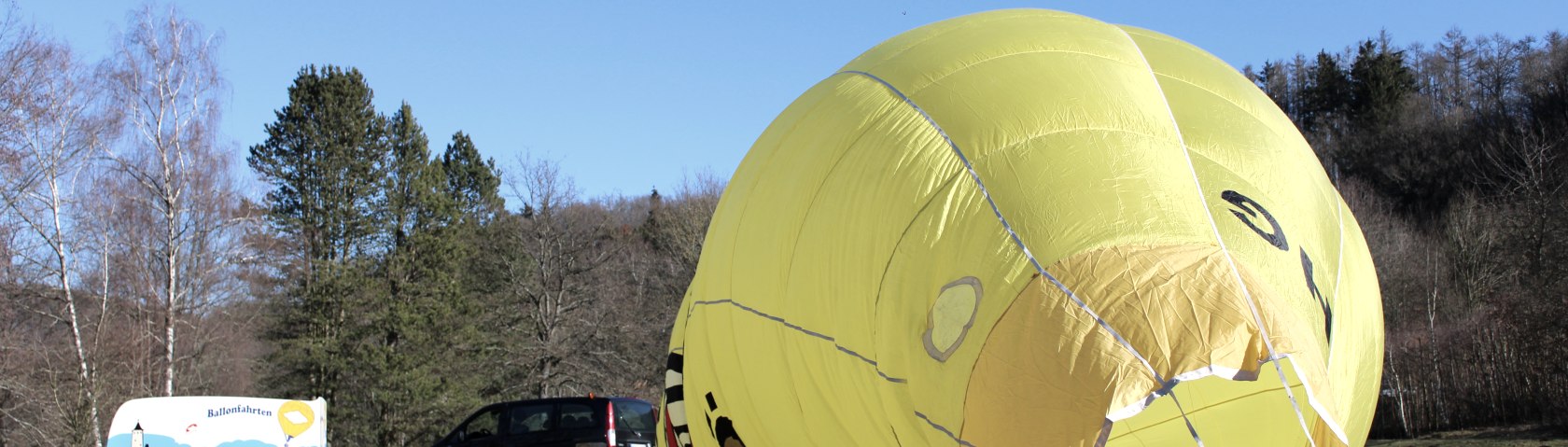 Aufrüstung des Warsteiner-Heißluftballons im Rurseezentrum Rurberg, © Rursee-Touristik / C. Freuen