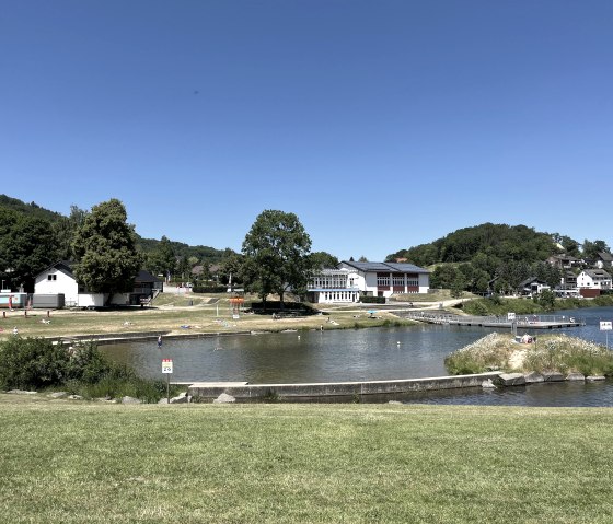 Liegewiese Naturfreibad, © Rursee-Touristik GmbH