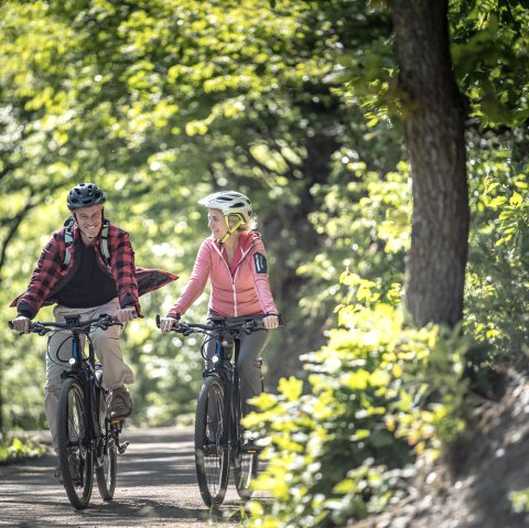 Fahrradfahren auf dem RurUfer-Radweg, © Grünmetropole e.V./Stratmann