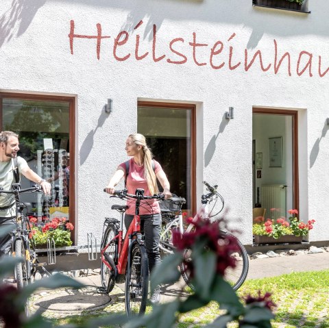 Pedelecverleih am Heilsteinhaus, © Eifel Tourismus GmbH, AR-shapefruit AG