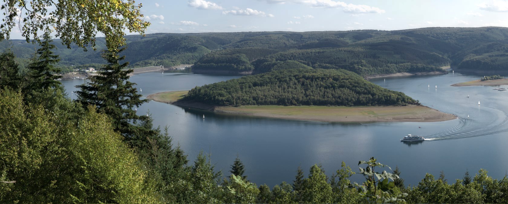 Rursee-Panorama, © Eifel Tourismus GmbH, P. Jacob