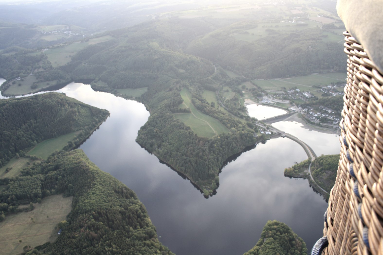 Blick aus dem Ballonkorb - Obersee, © Adventure Ballonteam