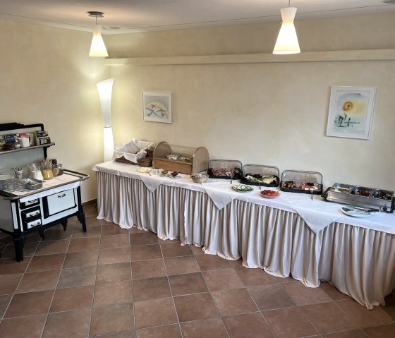 Breakfast buffet, © Gästehaus Zum Buchenweg