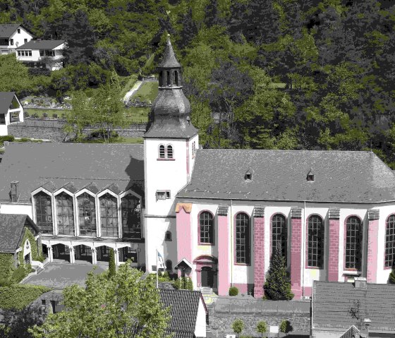Die Doppelkirche St. Clemens und St. Salvator, © Rureifel-Tourismus e.V.
