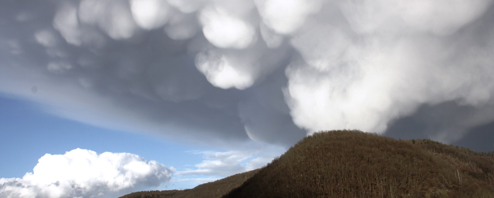 Mammatus Wolke über dem Honigberg in Rurberg, © Rursee-Touristik / C. Freuen